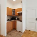 Louvre - Cozy City Center Apartment With Balcony